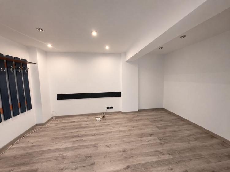Apartament cu 2 camere semidecomandat în P-ța Unirii
