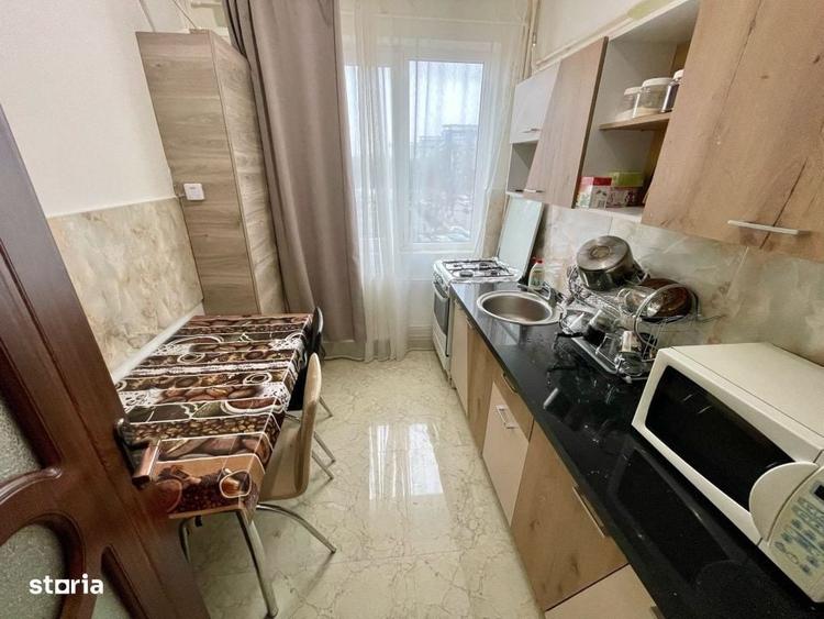 Apartament cu 3 camere semidecomandat în Nord