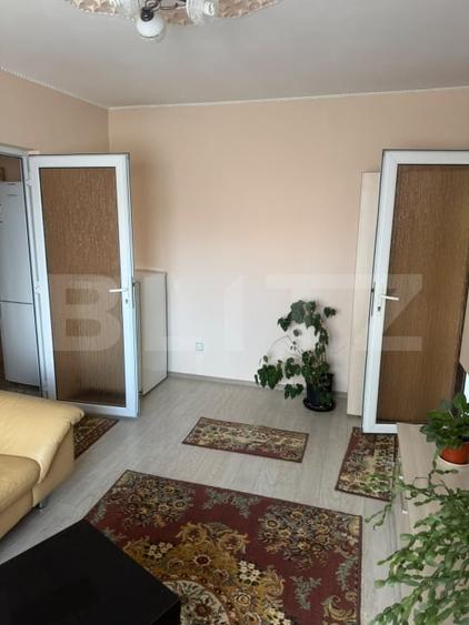 Apartament cu 3 camere semidecomandat, mobilat în Sud-Est