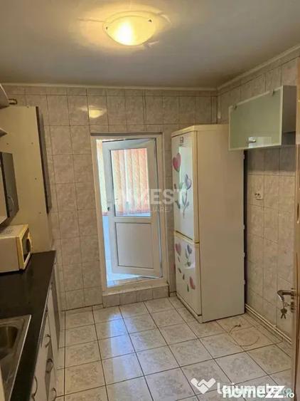 Apartament cu 2 camere decomandat, mobilat în Nicolina