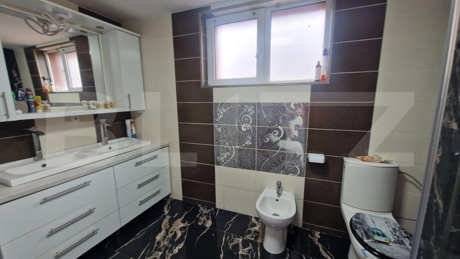 Casă individuală cu 6 camere cu Piscina în Baciu