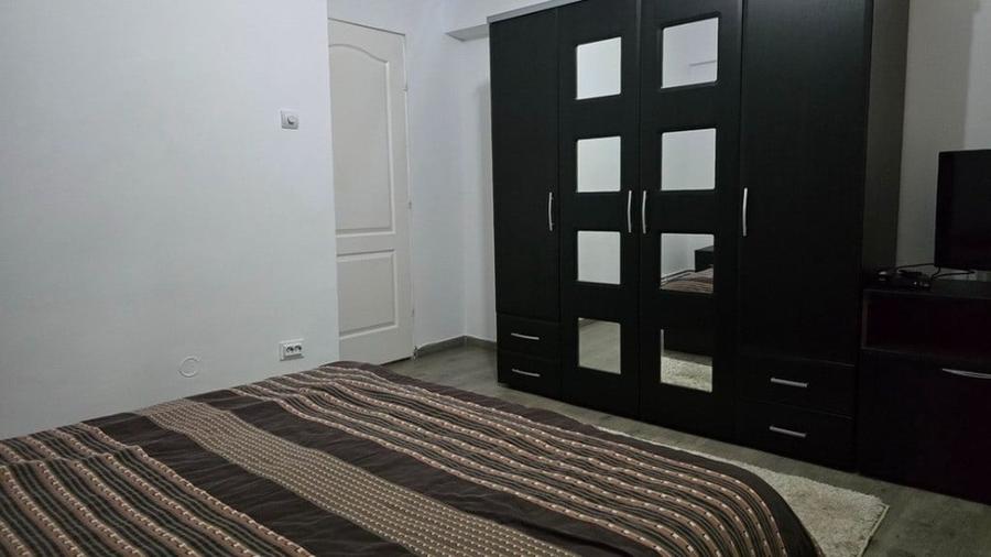 Apartament cu 2 camere decomandat în 22 Decembrie