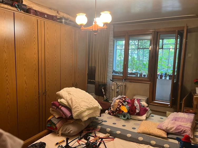 Apartament cu 3 camere decomandat în Tineretului