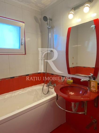 Apartament cu 3 camere decomandat, mobilat în Nufărul