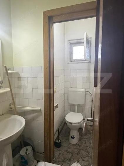 Apartament cu 4 camere semidecomandat în Central