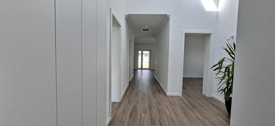 Casă cu 4 camere cu Teren 668 Mp în Sânandrei
