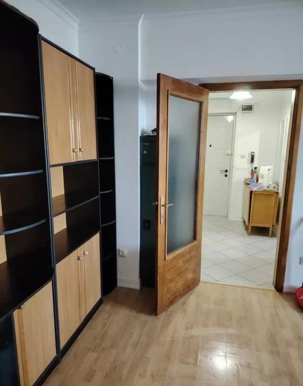 Apartament cu 2 camere semidecomandat, mobilat în Crângași