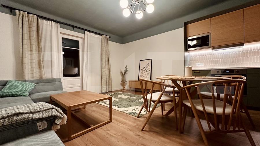 Apartament Universitate - Centrul istoric, 3 camere, 2 bai, totul nou - 1