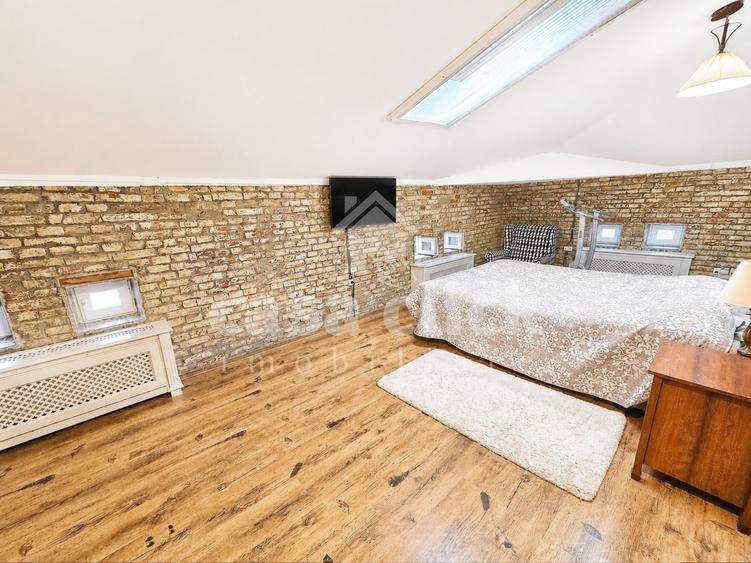 Apartament cu 6 camere decomandat, mobilat în Central