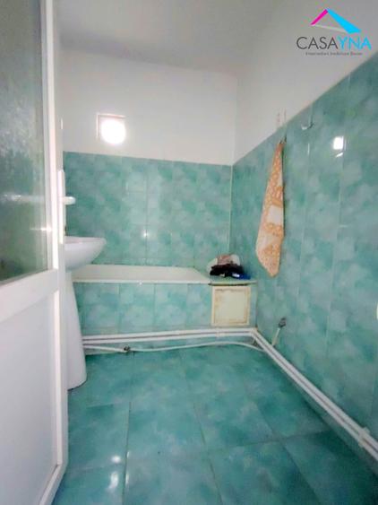 Apartament cu 3 camere decomandat în Milcov