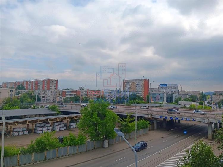 Spațiu comercial, de 630 mp, în Filiași