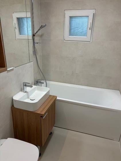 Apartament cu 4 camere decomandat, mobilat în Floreasca
