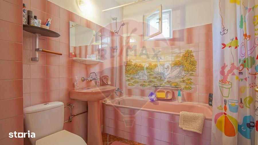 Casă cu 5 camere cu Teren 145 Mp în Dârste