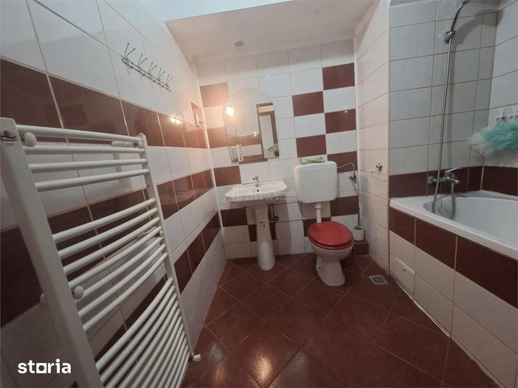 Apartament cu 2 camere decomandat în Trei Stejari