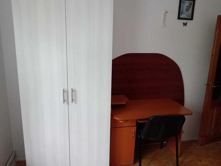 Apartament cu 3 camere decomandat în Păcurari