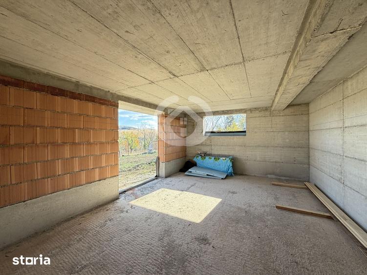 Casă cu 3 camere cu Teren 856 Mp în Șura Mare