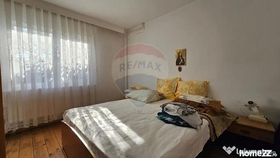 Casă cu 5 camere cu Teren 2078 Mp în Bogata