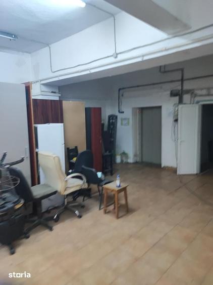 Spațiu comercial, de 1,237 mp, în Berceni