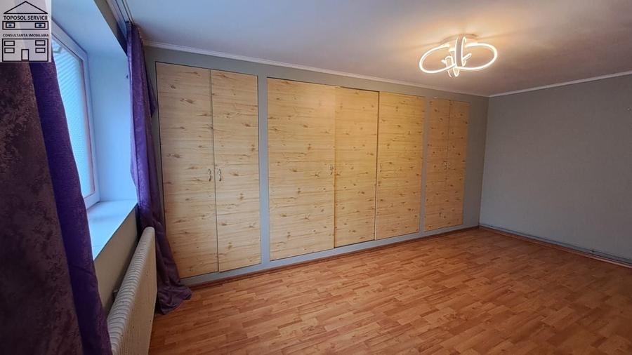 Casă individuală cu 6 camere cu Teren 580 Mp în Central