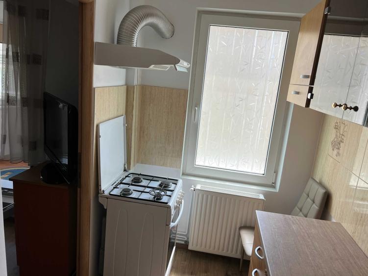 Dau in chirie apartament 1 cam. in Cart. Libertatii, Reghin - 1