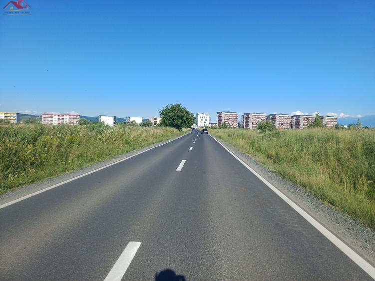 Teren Construcții intravilan de 4700000 mp, în Periferie