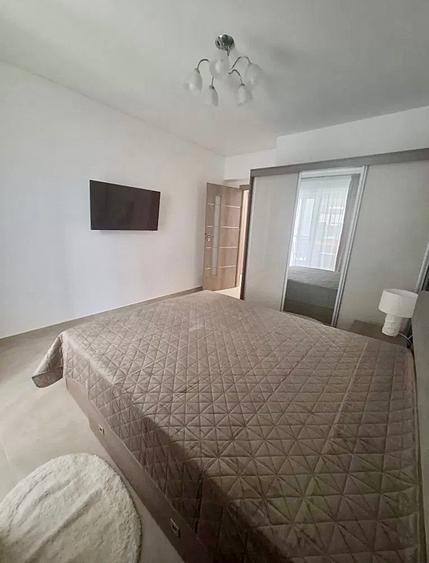Apartament cu 2 camere decomandat în Apărătorii Patriei