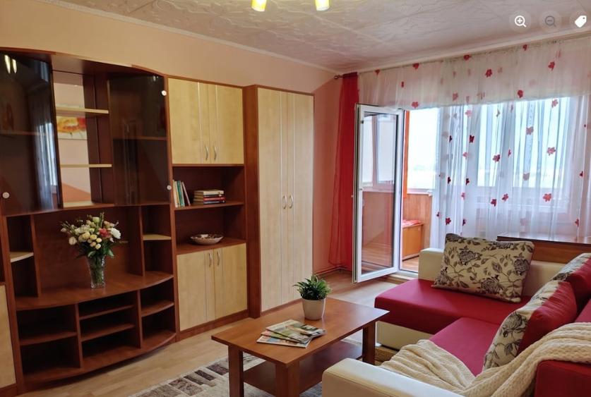 Apartament cu 3 camere decomandat în Triaj