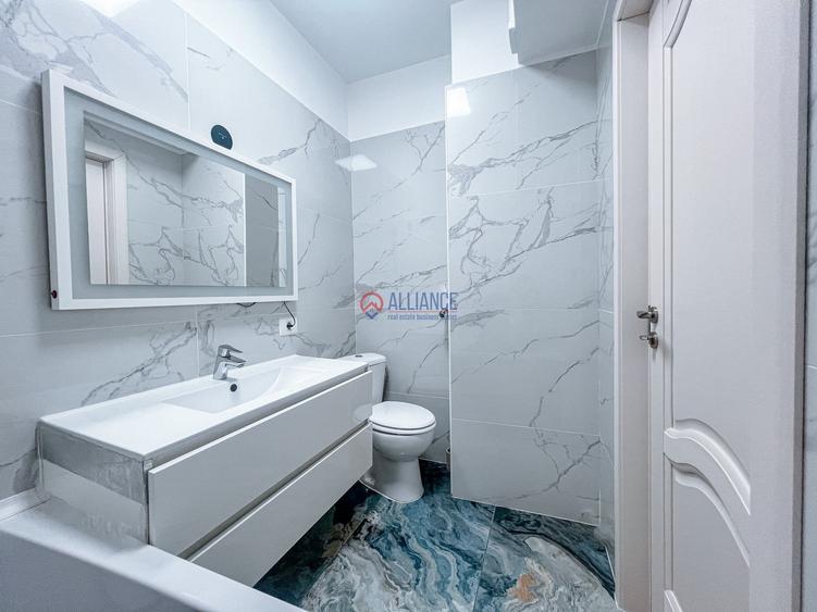 Apartament cu 3 camere decomandat în Palazu Mare