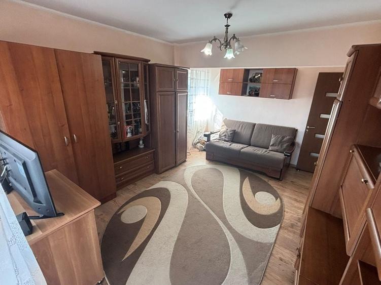 Apartament cu 3 camere decomandat în Micro 17
