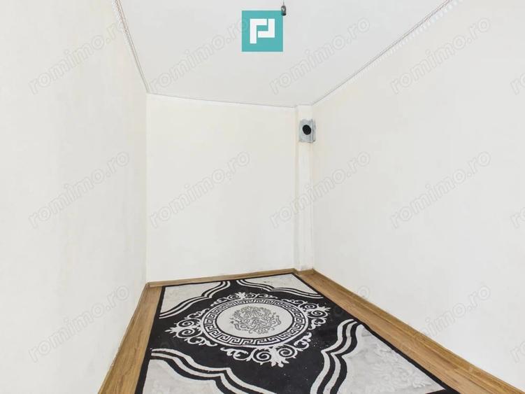 Apartament cu 3 camere în Intim