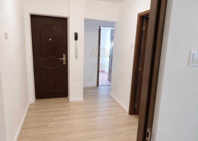 Apartament cu 3 camere semidecomandat în Titan