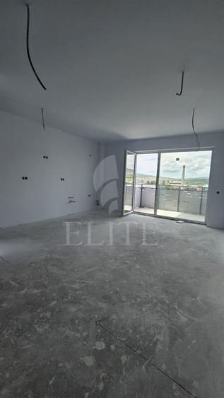 Apartament cu 2 camere semidecomandat în Mărăști