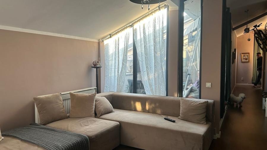 Apartament cu 4 camere semidecomandat în Basarab