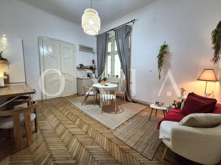 Apartament cu 3 camere semidecomandat, mobilat în Central