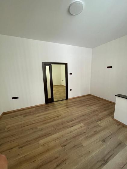 Apartament cu 2 camere semidecomandat în Cihei