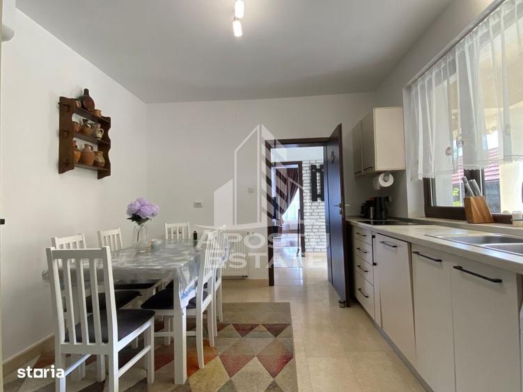 Casă cu 4 camere în Est