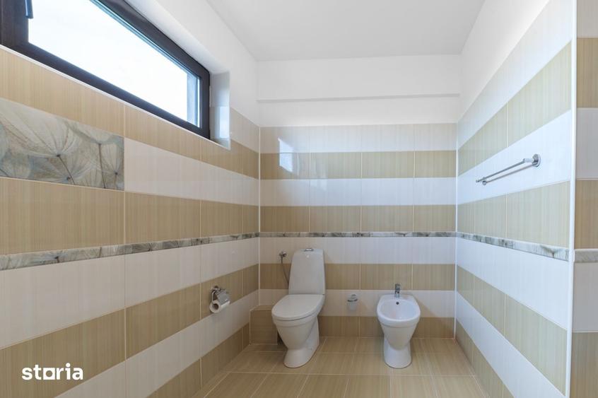 Casă cu 5 camere cu Teren 650 Mp în Agigea