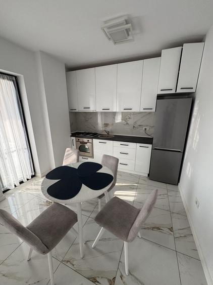 Apartament cu 2 camere decomandat în Giroc