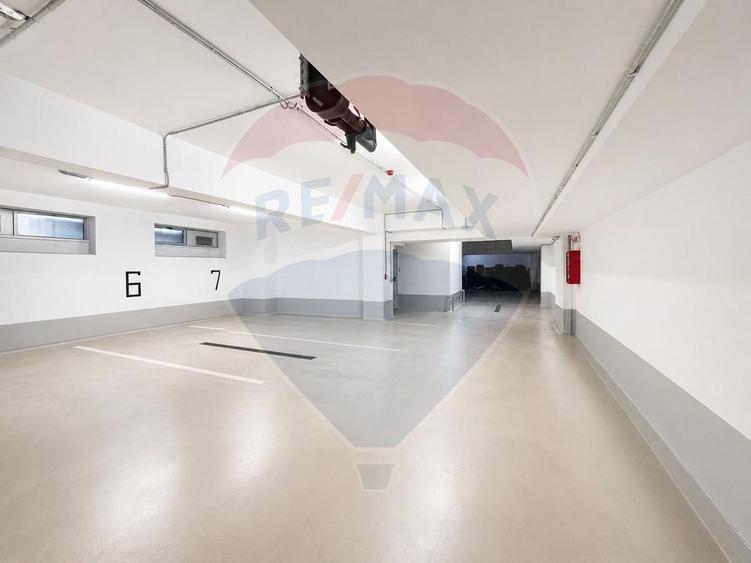 Spațiu comercial, de 1,060 mp, în Central