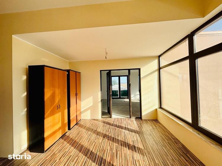 Casă cu 5 camere cu Teren 1000 Mp în Saca