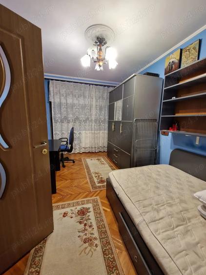 Apartament cu 3 camere semidecomandat în Central