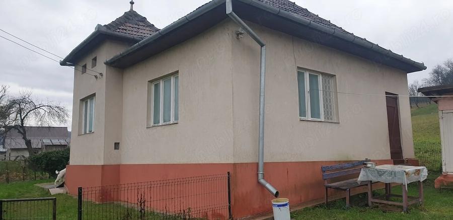 Casă cu 2 camere cu Teren 3343 Mp în Silivaș