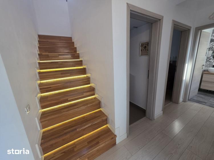 Casă cu 5 camere cu Teren 250 Mp în Central