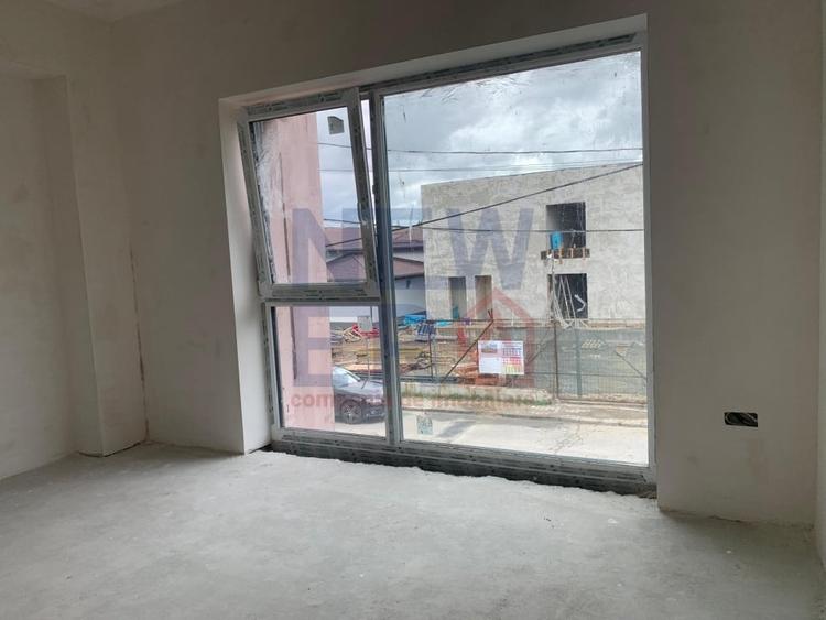 Duplex cu 4 camere cu Canalizare în Chitila