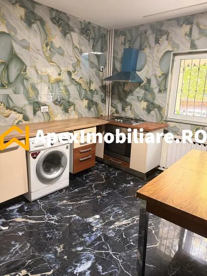 Apartament cu 4 camere semidecomandat, mobilat în Vitan Mall
