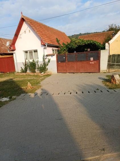 Casă individuală cu 2 camere cu Teren 1900 Mp în Doștat