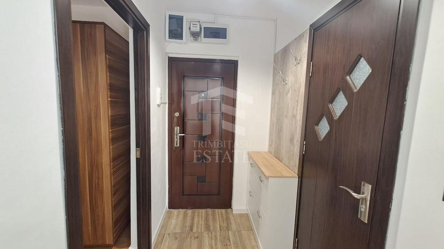 Apartament cu 2 camere semidecomandat, mobilat în Politehnica