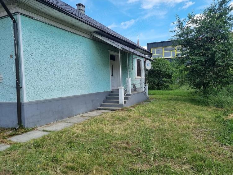 Casă cu 3 camere cu Teren 882 Mp în Central