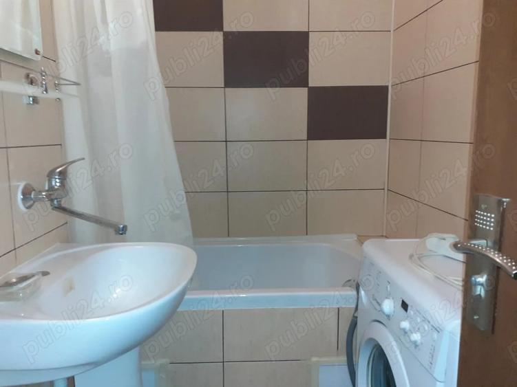 Garsonieră decomandată în Central