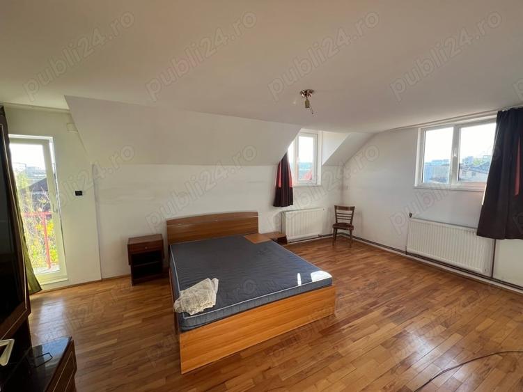 Casă cu 4 camere cu Teren 400 Mp în Semicentral